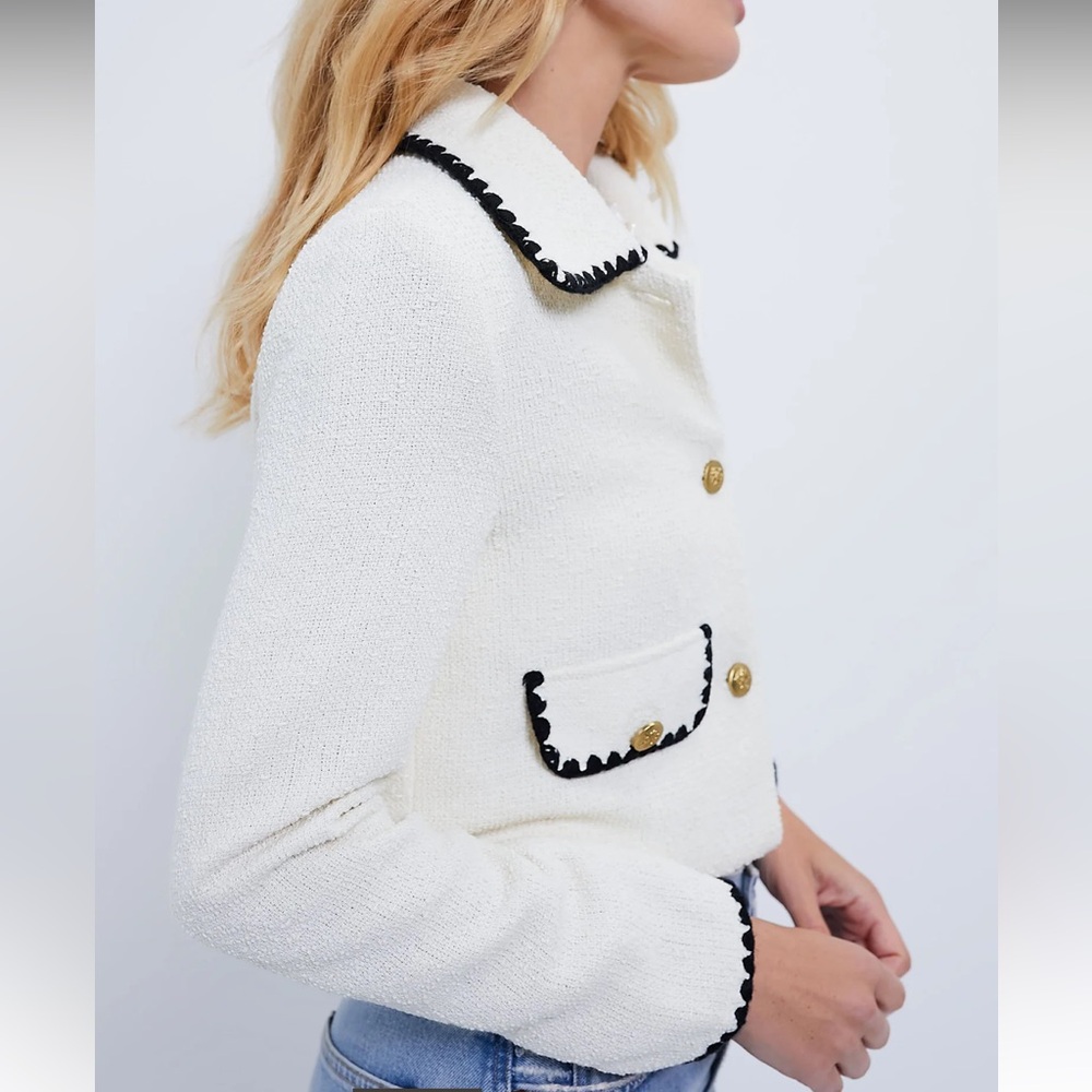 MOON RIVER
Ivory Lady Jacket - Picture 3 of 11
